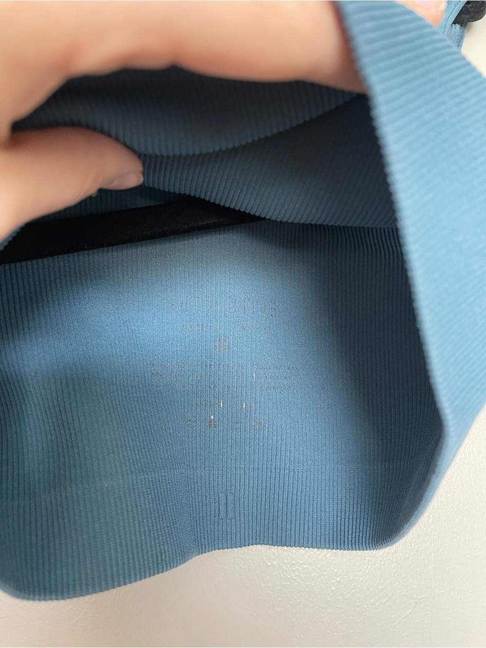 SET Active One-Shoulder Ribbed Crop Top - Picture 4 of 5